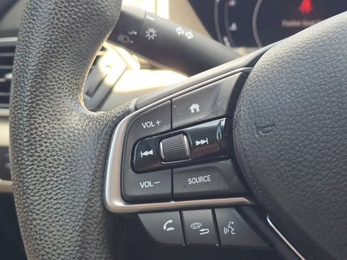 Used 2018 Honda Accord LX image 17