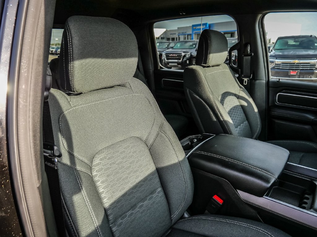 Used 2025 RAM 1500 Big Horn AWD/4WD image 18