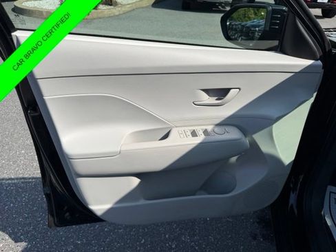 Used 2024 Hyundai Kona SE AWD/4WD image 26