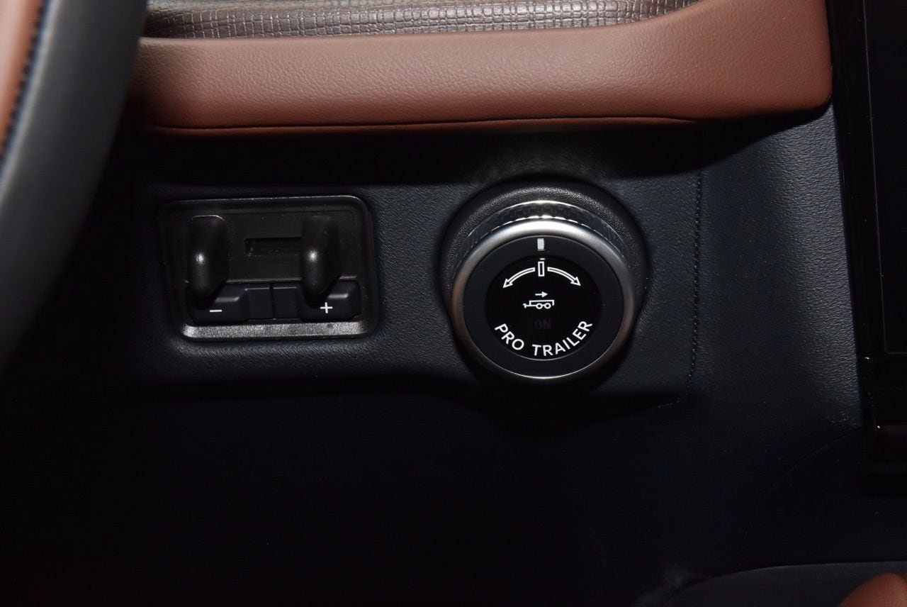 New 2026 Lincoln Navigator L Reserve AWD/4WD image 32