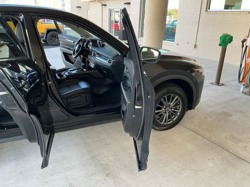 Used 2019 MAZDA CX-5 Touring image 13