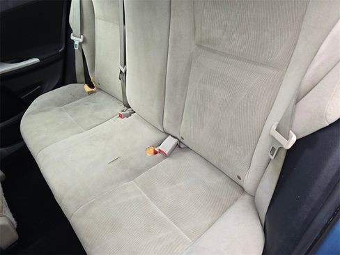 Used 2013 Toyota Corolla LE image 19