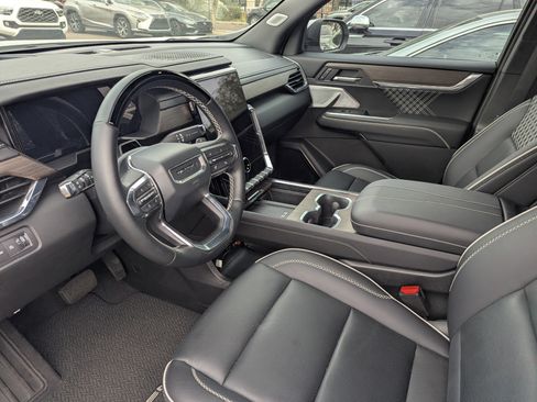 Used 2025 GMC Acadia Denali w/ Super Cruise Package image 14