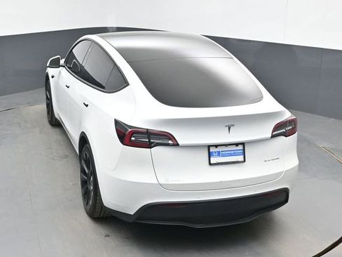 Used 2022 Tesla Model Y Long Range AWD/4WD image 32