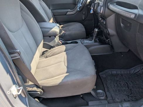 Used 2018 Jeep Wrangler Unlimited Sport w/ Connectivity Group AWD/4WD image 24