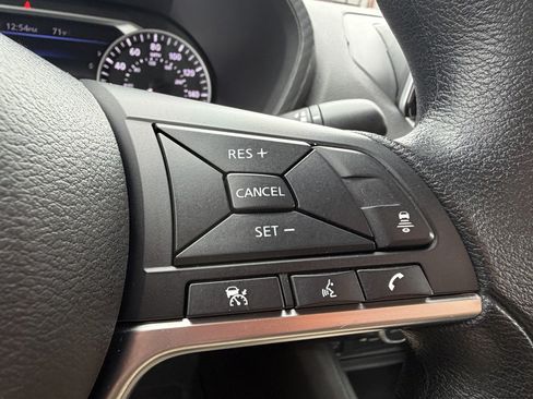 Used 2024 Nissan Sentra SV FWD image 12