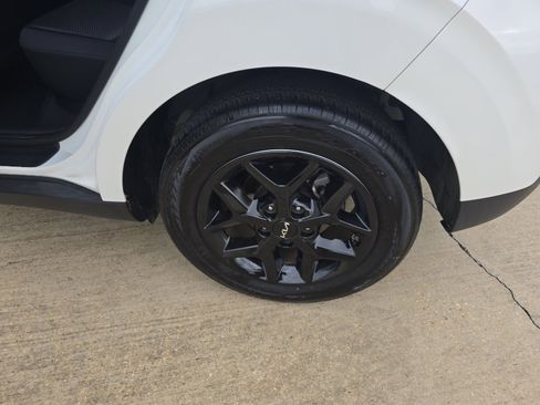 Used 2024 Kia Soul S image 13