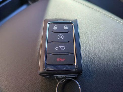 New 2025 Jeep Grand Cherokee Limited w/ Luxury Tech Group II image 30