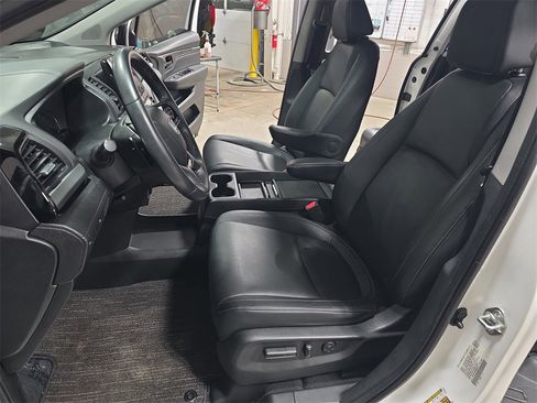 Used 2021 Honda Odyssey Touring image 17