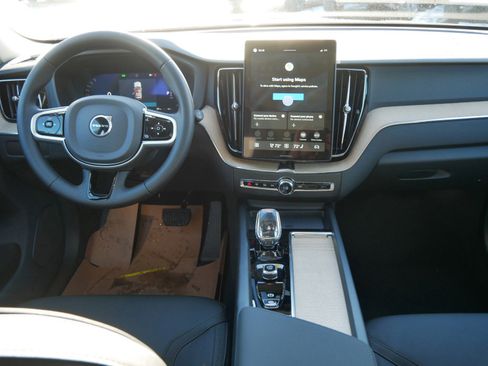 New 2026 Volvo XC60 B5 Core w/ Climate Package image 7
