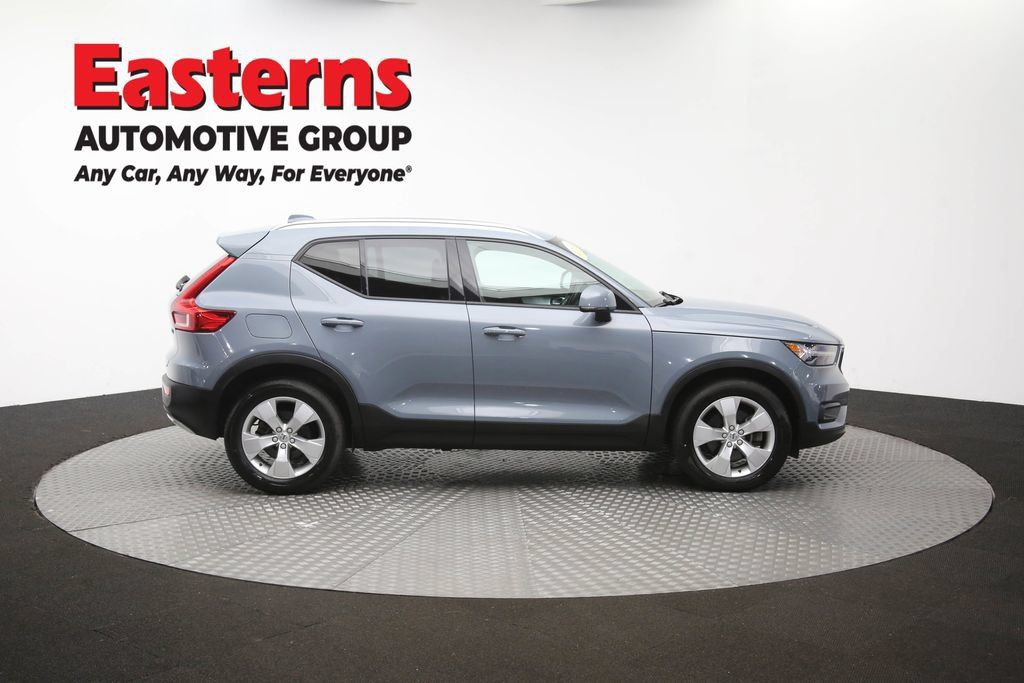 Used 2021 Volvo XC40 T4 Momentum FWD image 46