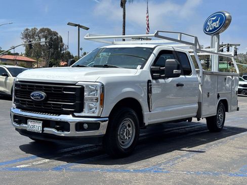 Used 2023 Ford F250 XL w/ XL Chrome Package RWD image 4
