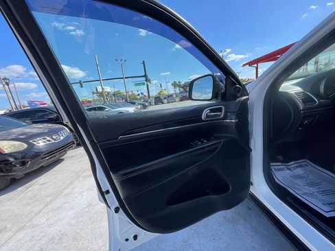 Used 2014 Jeep Grand Cherokee Limited image 10