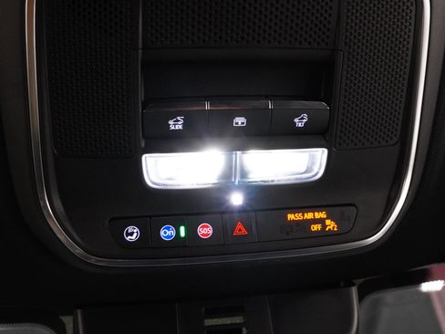 Used 2026 Chevrolet Traverse High Country w/ LPO, Floor Liner Package FWD image 27