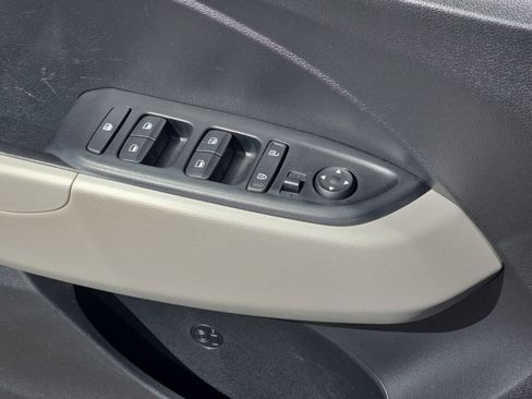 Used 2024 Hyundai Venue SEL image 33