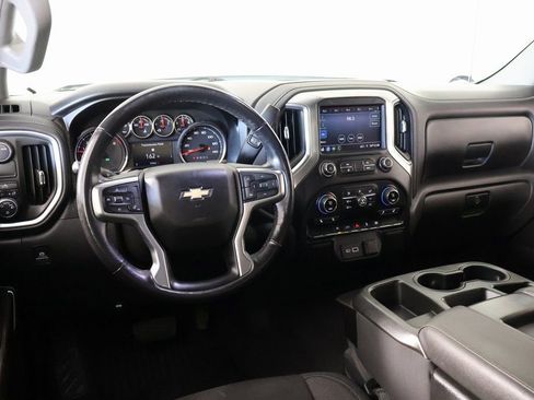Used 2021 Chevrolet Silverado 1500 LT image 2