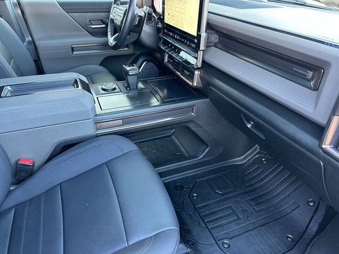 Used 2024 GMC Hummer EV 3X image 17