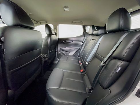 Used 2022 Nissan Rogue Sport SL image 27