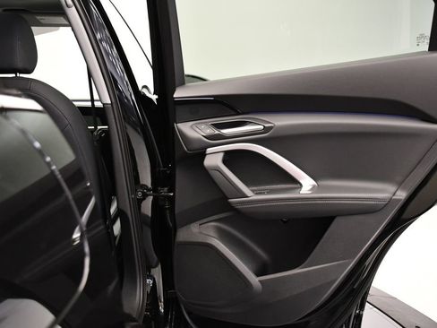 Used 2025 Audi Q5 Premium w/ Convenience Package image 49