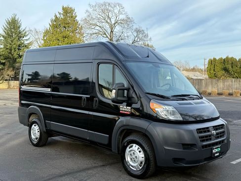 Used 2016 RAM ProMaster 2500 w/ Interior Convenience Group image 6