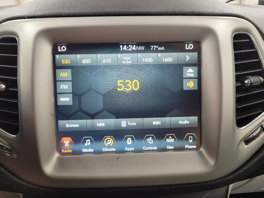 Used 2018 Jeep Compass Latitude w/ Popular Equipment Group AWD/4WD image 25