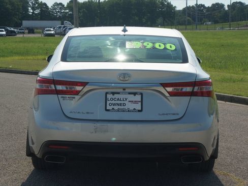 Used 2013 Toyota Avalon Limited FWD image 3