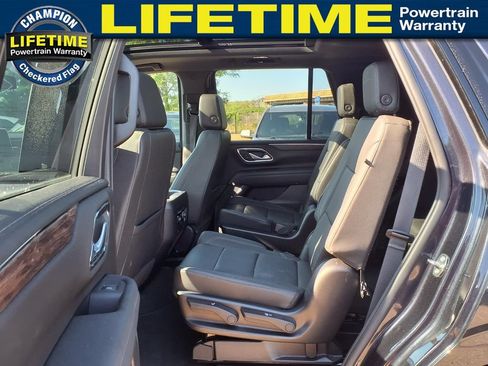 Used 2023 Chevrolet Tahoe Z71 w/ Luxury Package AWD/4WD image 11