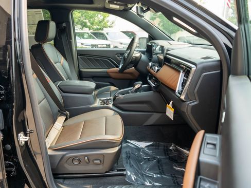 New 2026 GMC Canyon AT4 w/ Technology Plus Package AWD/4WD image 10