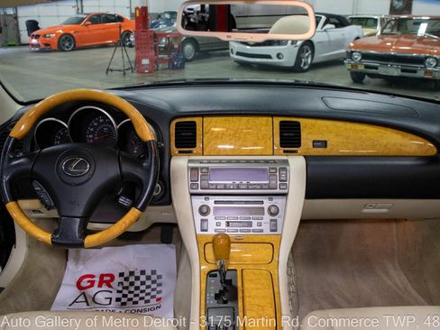 Used 2004 Lexus SC 430 Convertible RWD image 17