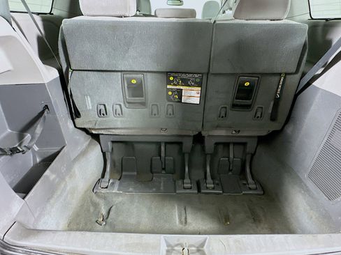 Used 2019 Toyota Sienna LE image 28
