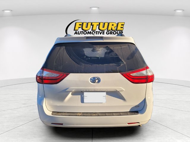 Used 2018 Toyota Sienna LE FWD image 4
