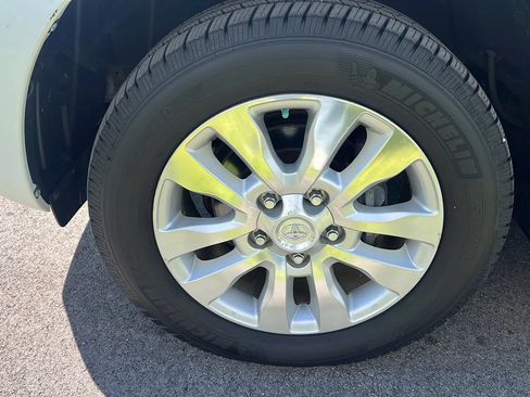 Used 2012 Toyota Sequoia Platinum AWD/4WD image 39