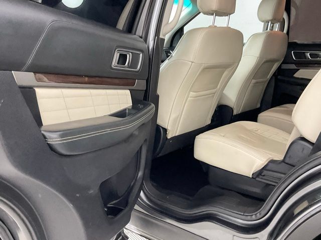 Used 2017 Ford Explorer Platinum AWD/4WD image 15