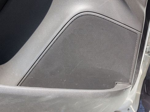 Used 2022 Chevrolet Trax LT w/ LT Convenience Package image 23