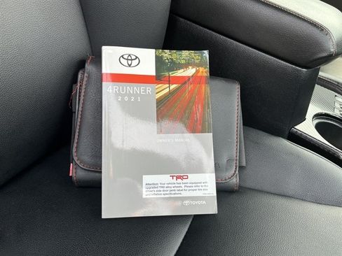 Used 2021 Toyota 4Runner TRD Off-Road Premium w/ Moonroof Package AWD/4WD image 40