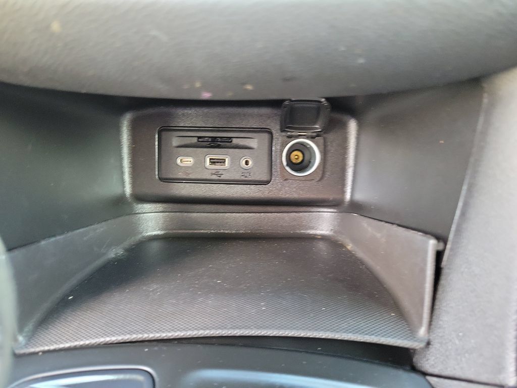 Used 2022 Chevrolet Equinox RS w/ Infotainment Package FWD image 35