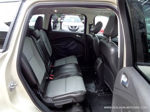 Used 2018 Ford Escape SE w/ SE Sport Appearance Package AWD/4WD image 22