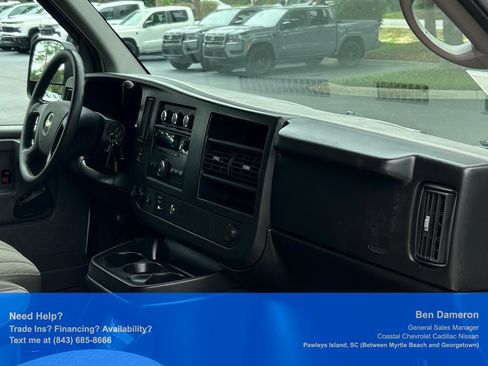 Used 2009 Chevrolet Express 2500 Passenger RWD image 14