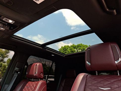 Used 2025 Cadillac Escalade Sport w/ Touring Package AWD/4WD image 15