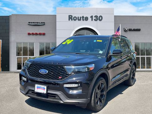 Used 2024 Ford Explorer ST w/ Equipment Group 401A AWD/4WD image 2