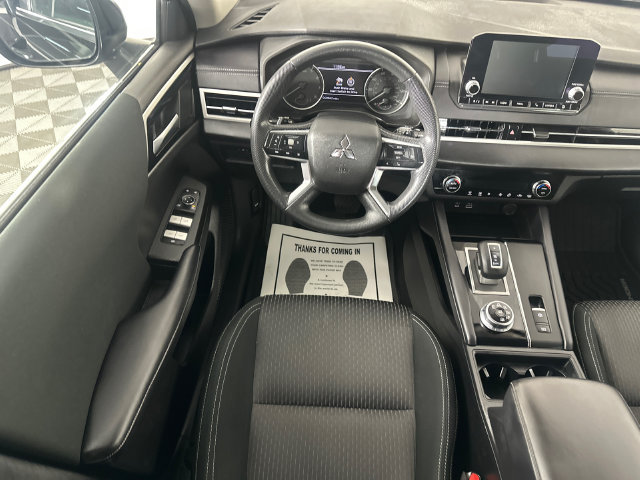 Used 2023 Mitsubishi Outlander ES AWD/4WD image 7