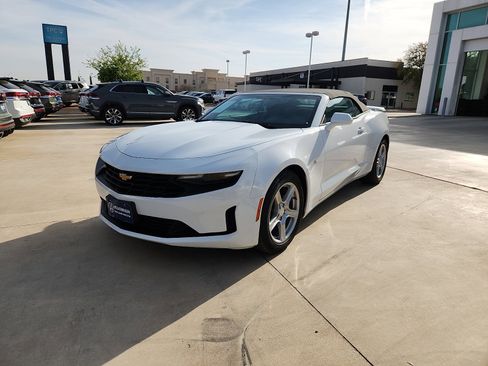 Used 2023 Chevrolet Camaro LT RWD image 3