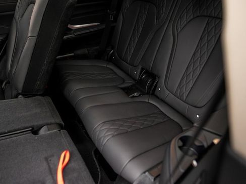 Used 2025 BMW X7 xDrive40i image 47