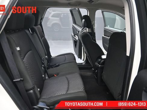 Used 2019 Dodge Journey SE FWD image 33