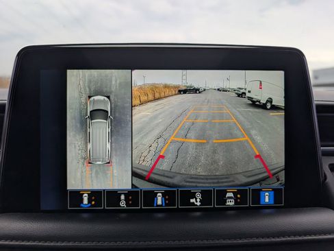 Used 2022 Chevrolet Suburban LT w/ LT Signature Package image 17