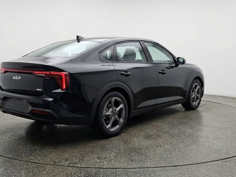Used 2025 Kia K4 LXS image 9