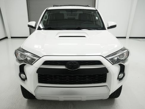 Used 2017 Toyota 4Runner TRD Off-Road AWD/4WD image 2