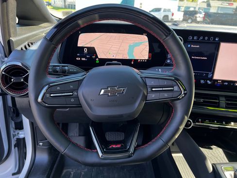 Used 2025 Chevrolet Equinox EV RS image 15