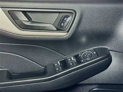 Certified 2022 Ford Escape SE w/ SE Sport Appearance Package image 15