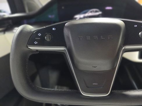 Used 2022 Tesla Model X Plaid image 31